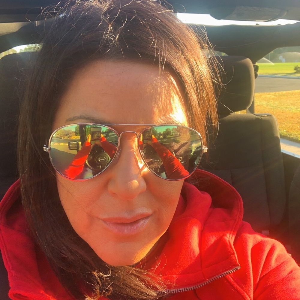 Meet your Posher, Lauren